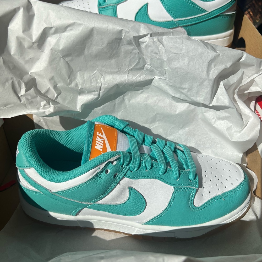 SOLD Brand New Nike Dunk Teal Zeal For Sale! Never worn. Women’s Size 5. - Picture 2 of 8